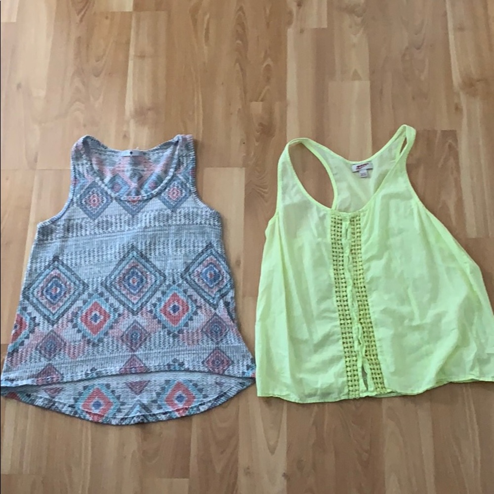 Two summer tank tops size Large!
